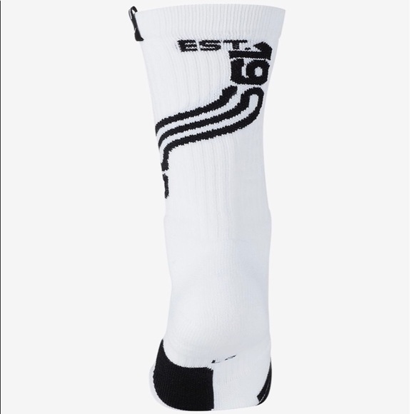 kyrie socks nike